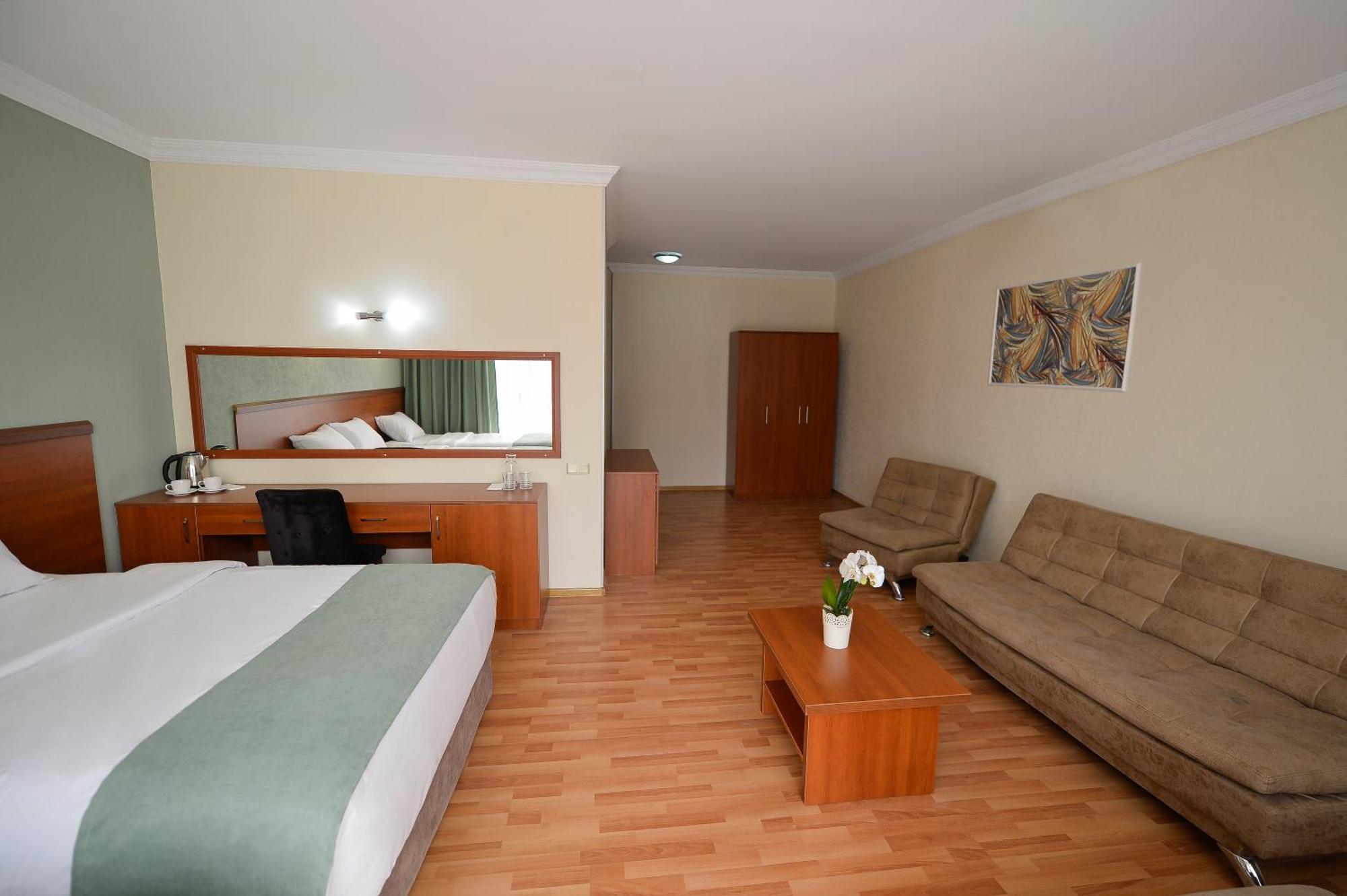 Aura Boutique Hotel Batumi Exterior foto